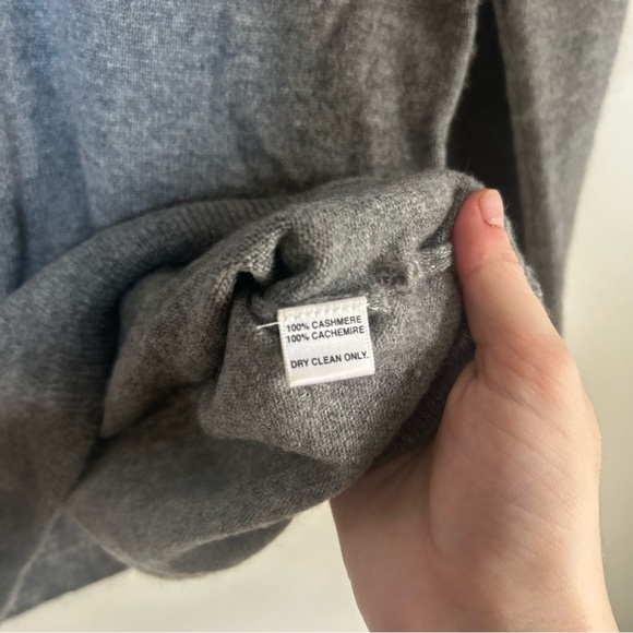 Saks Fifth Avenue Gray and Black Sweater with Unique Bow Collar Design - Picture 3 of 3